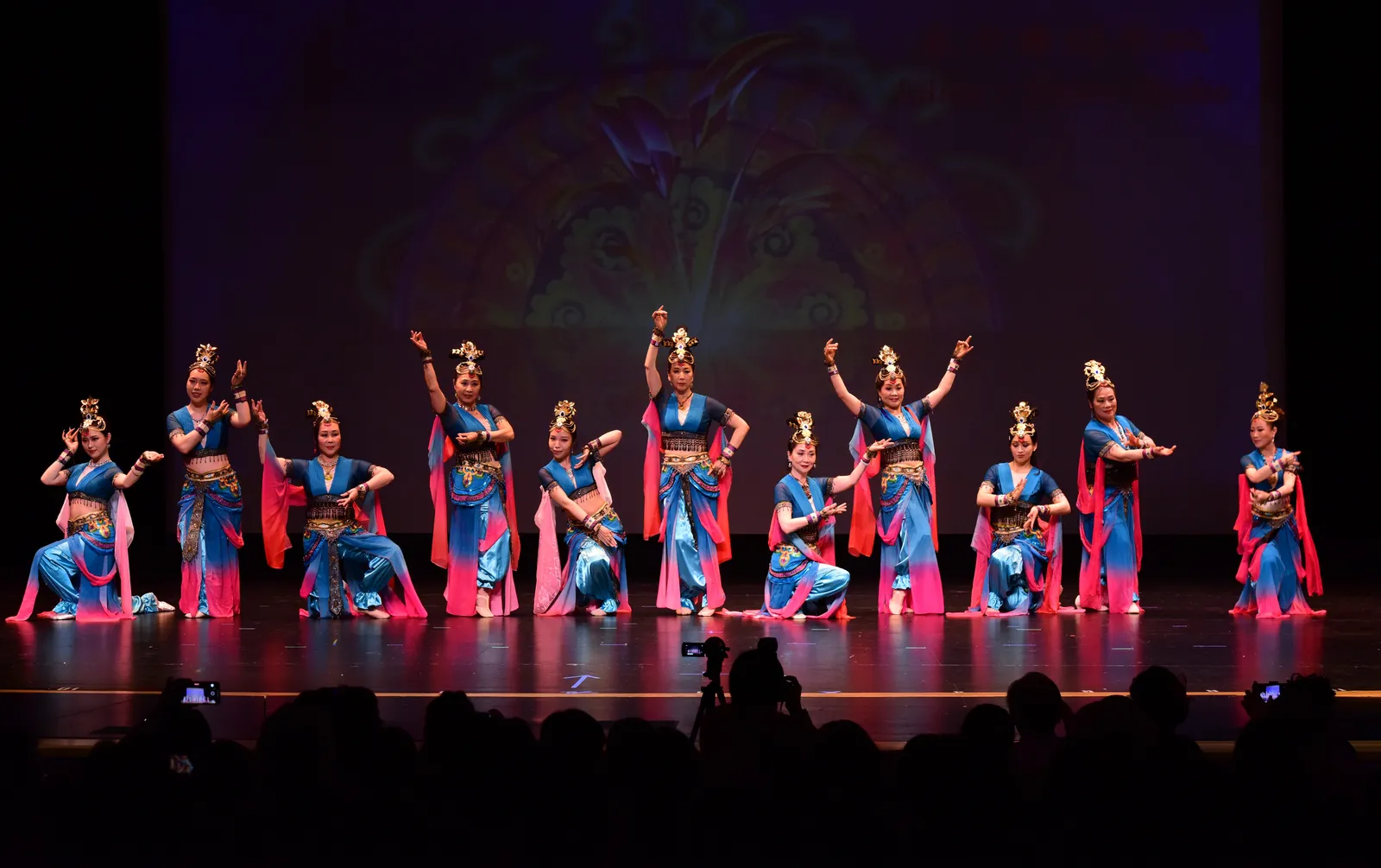 adult-chinese-dance photo 2